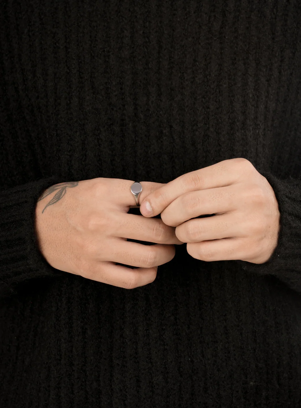 Circular Signet Ring - Image 5